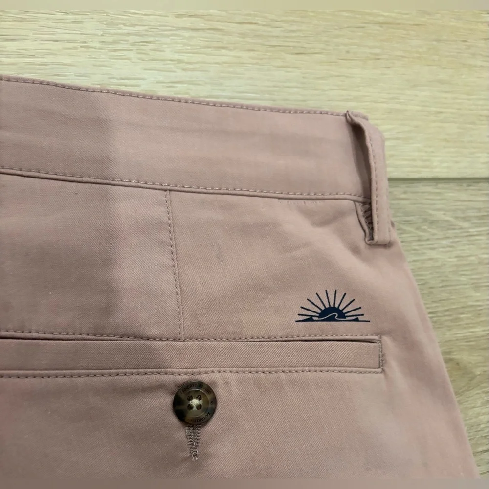 Faherty Cotton Movement 9” faded red Shorts